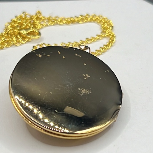 Vintage cameo locket necklace - Picture 2 of 6